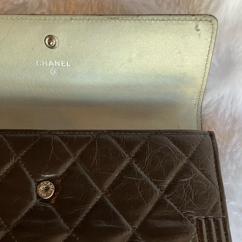 CHANEL Le Boy Brown Leather Wallet - Picture 8 of 8